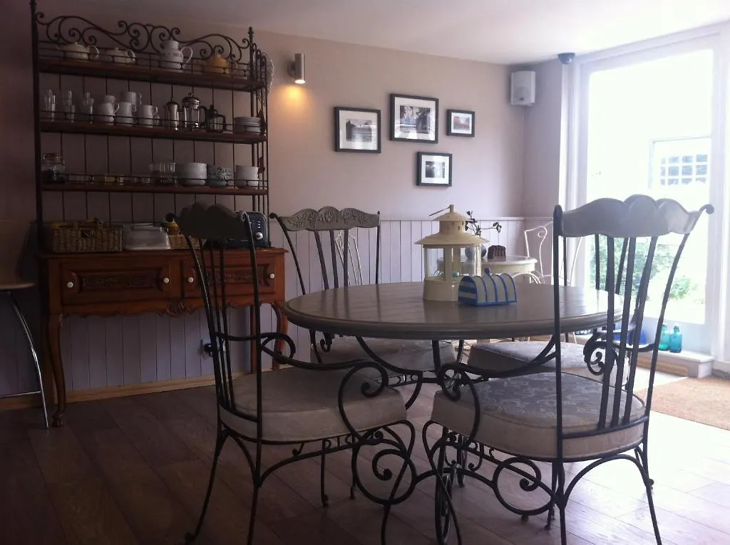 Bonningtons Stansted Self Catering Hotel Stansted Mountfitchet