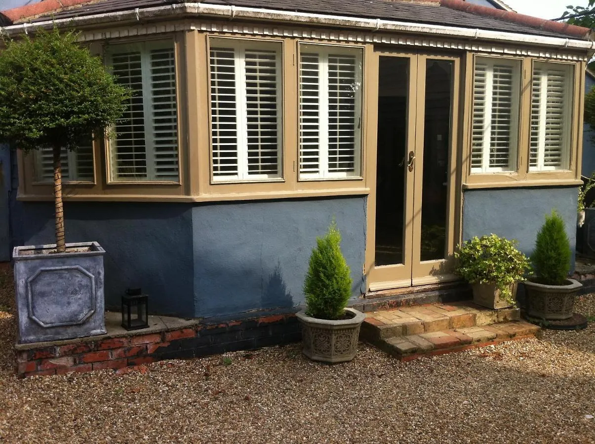 Bonningtons Stansted Self Catering Hotel Stansted Mountfitchet
